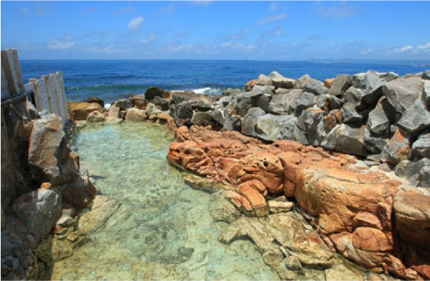 美しい白浜の海を望む、日本三古湯・三大温泉地をおトクに楽しむ。